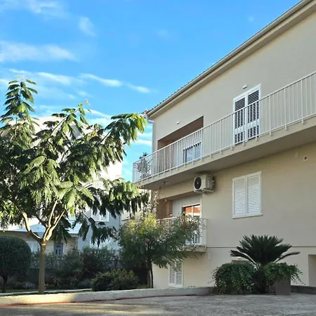 Apartment Mini Albizia Zadar