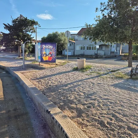 Lägenhet Mini Albizia Zadar